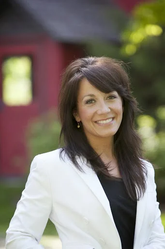 Dr. Dayna Cassandra Picture 7