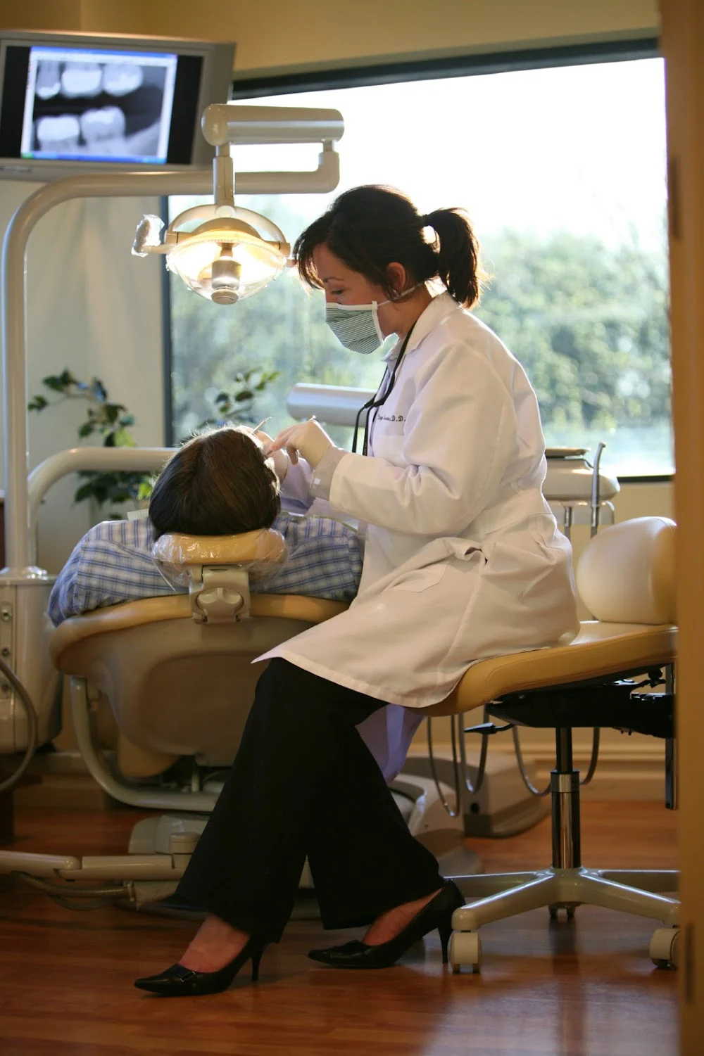 Dr. Dayna Cassandra Picture 3