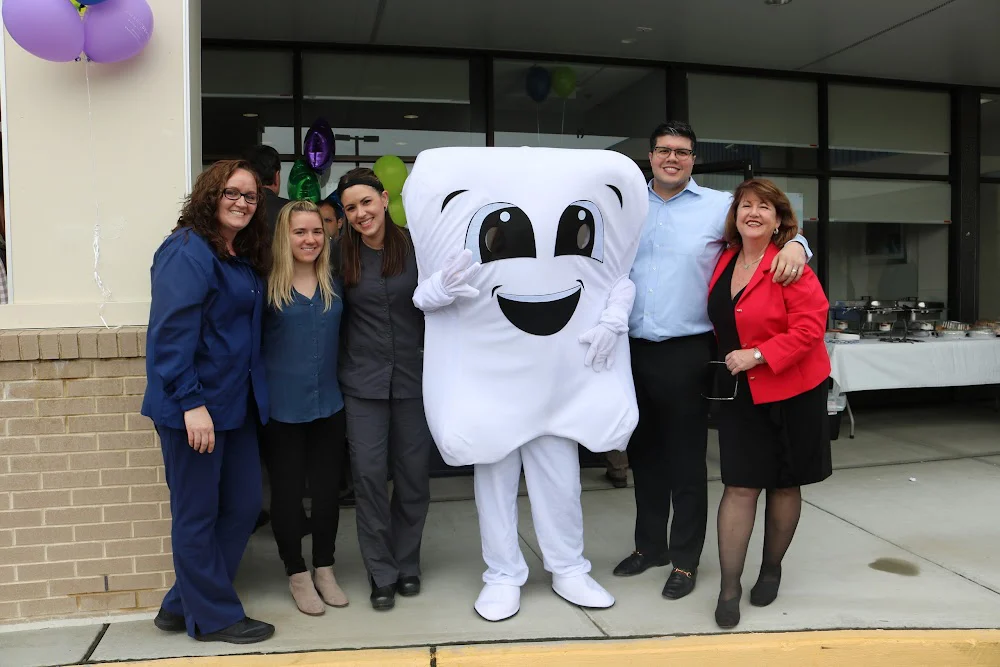 Amara Dental - Wall Picture 4