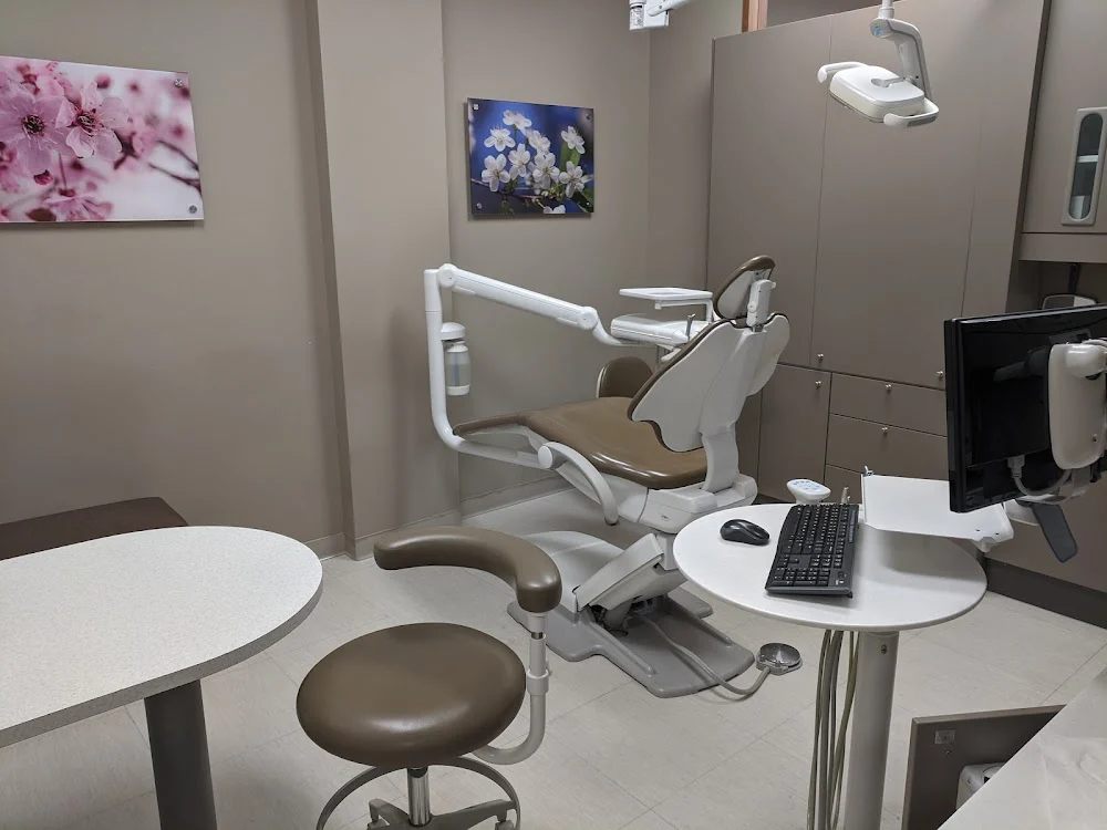 Apple Tree Dental Mounds View Picture 7