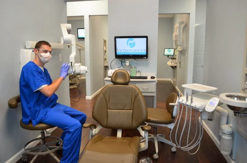 The Teeth Doctor Picture 1