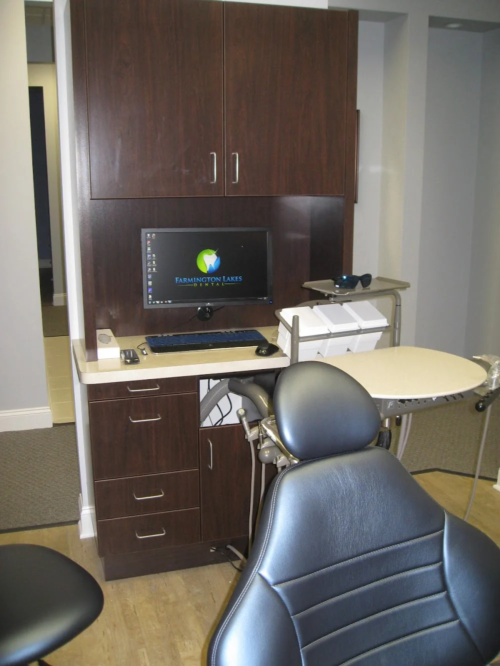 Farmington Lakes Dental Picture 3
