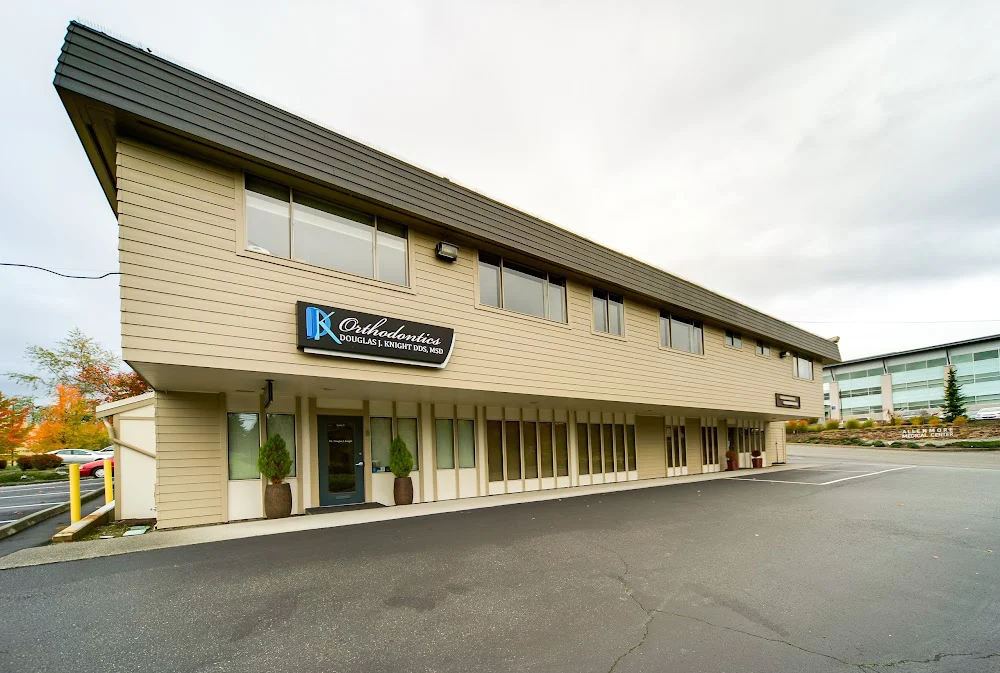 Douglas J. Knight Orthodontics Picture 8
