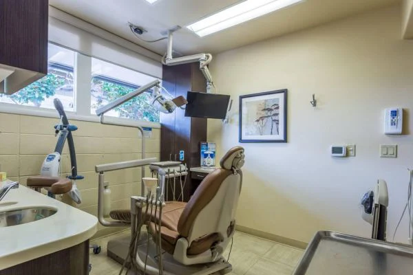 Roshan Emam, DDS Picture 2