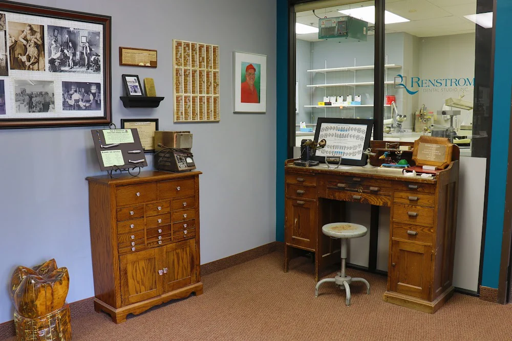 Renstrom Dental Studio Picture 3