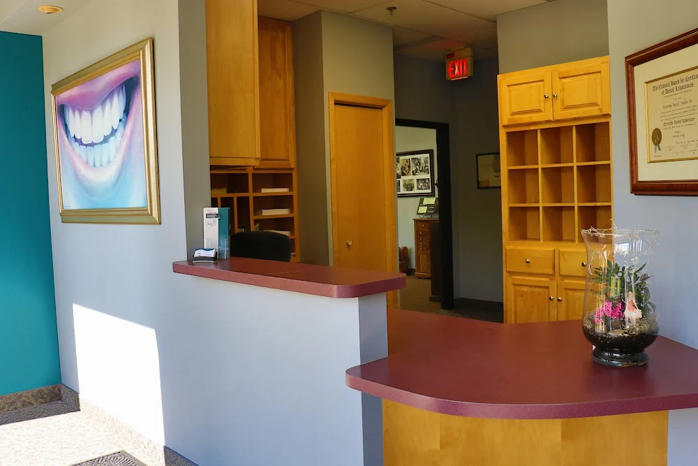 Renstrom Dental Studio Picture 7