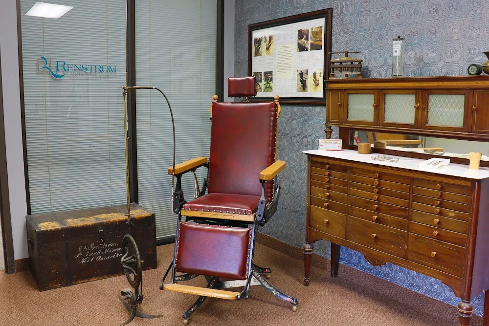 Renstrom Dental Studio Picture 4