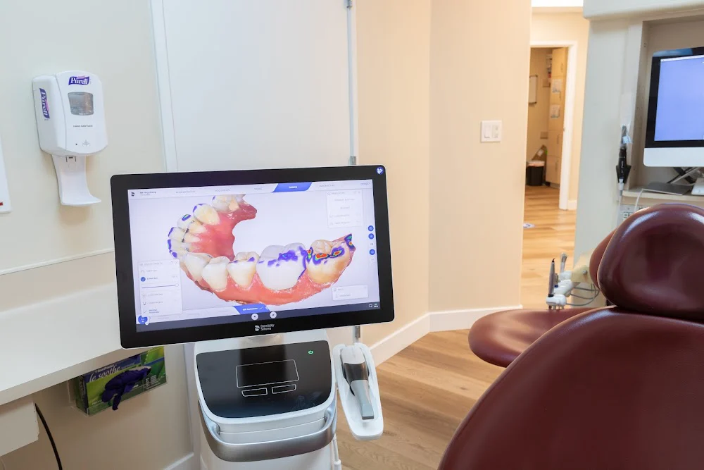 Derek H. Tang, DDS Picture 9