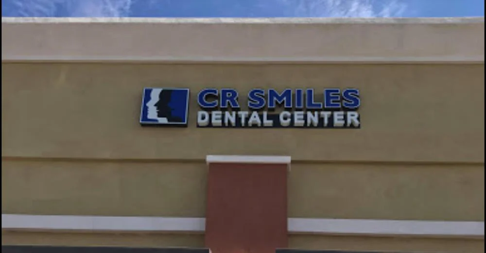 CR Smiles Dental Implant Center Picture 4