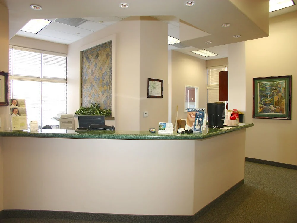 Grove Dental Group and Orthodontics Picture 3