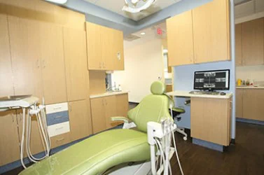 Dr. Parham Akhavan DDS Picture 1