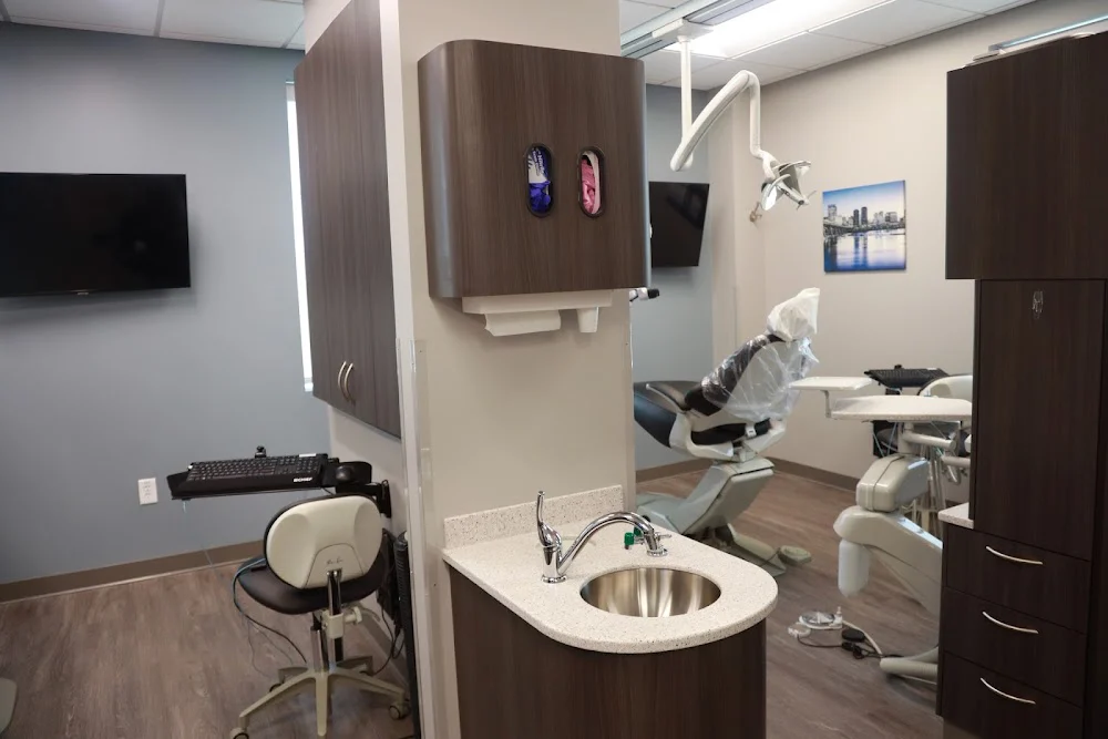 Commonwealth Endodontics Picture 2