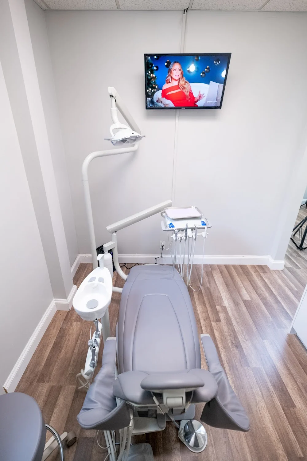 32 Dental - Gaiana Isakov, DDS Picture 4