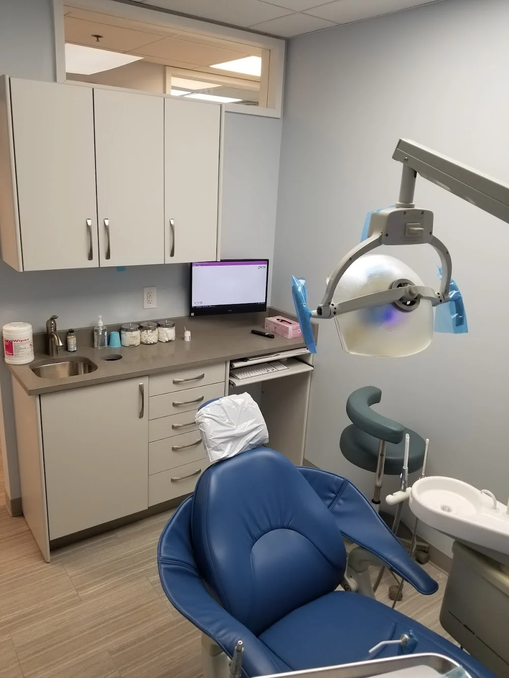 Ideal Dental Services: Freedman, Richard S DDS Picture 3