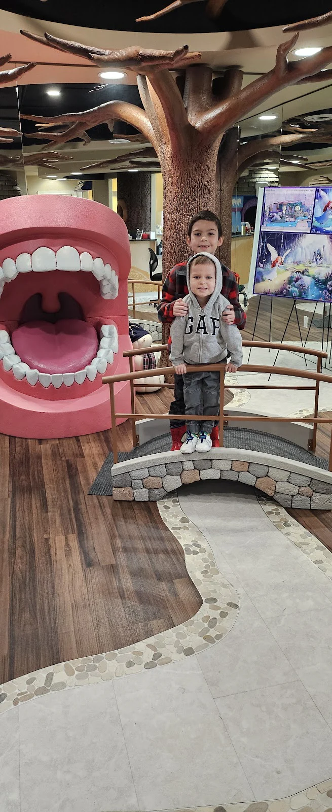 Light Dental Pediatrics Picture 7