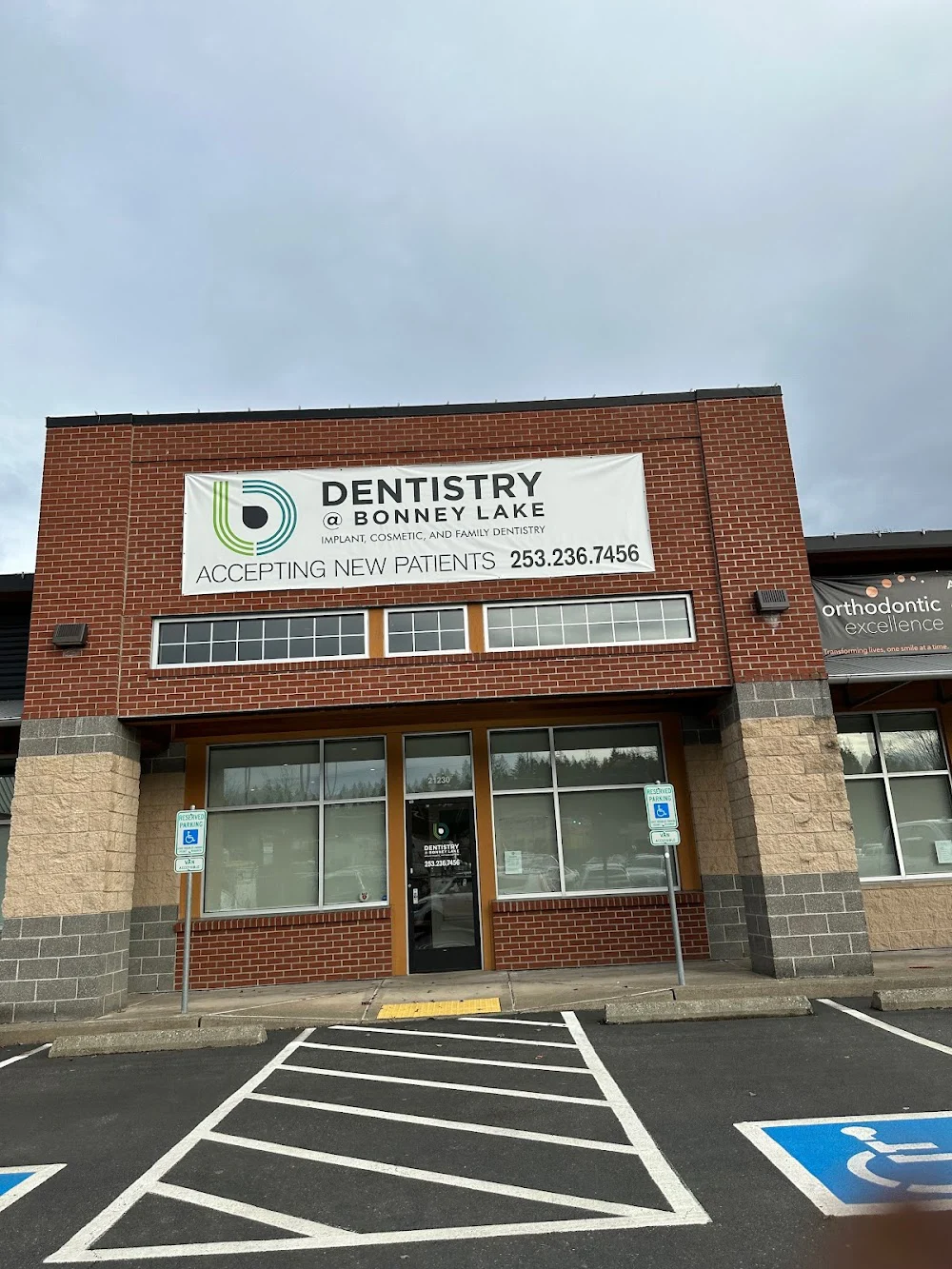 Dentistry at Bonney Lake - Implant, Cosmetic and Family Dentistry Picture 7