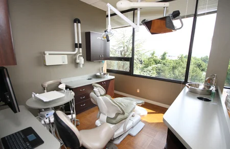 B & D Dental Excellence - A Dental365 Company Picture 1