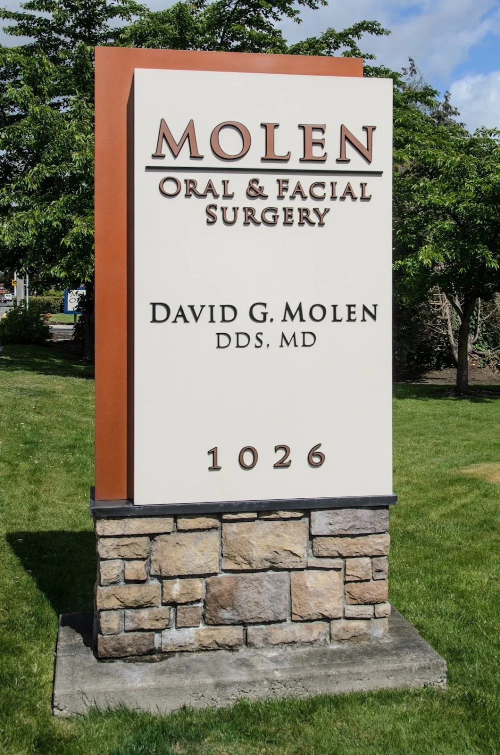 Molen Oral Surgery: Molen David G DDS Picture 6