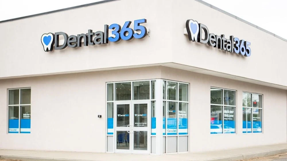 Dental365 – West Islip Picture 1