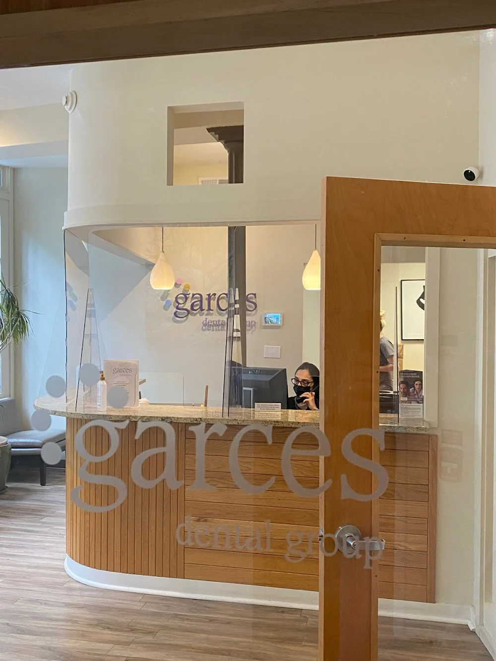 Race Street Dental Care Picture 2