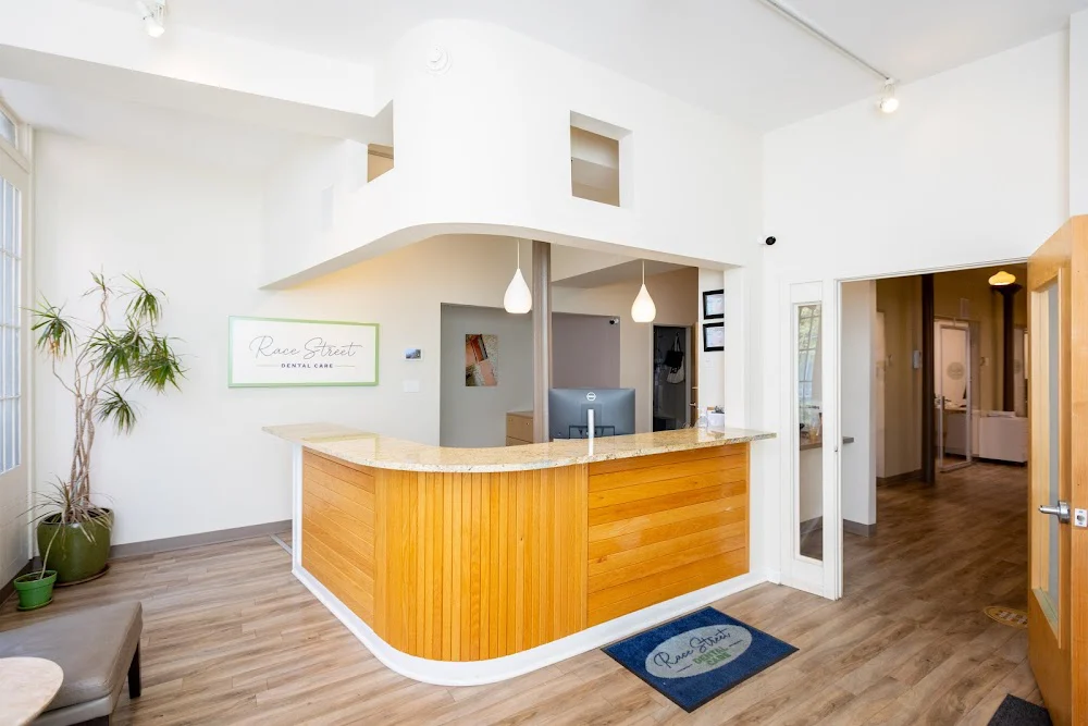 Race Street Dental Care Picture 3