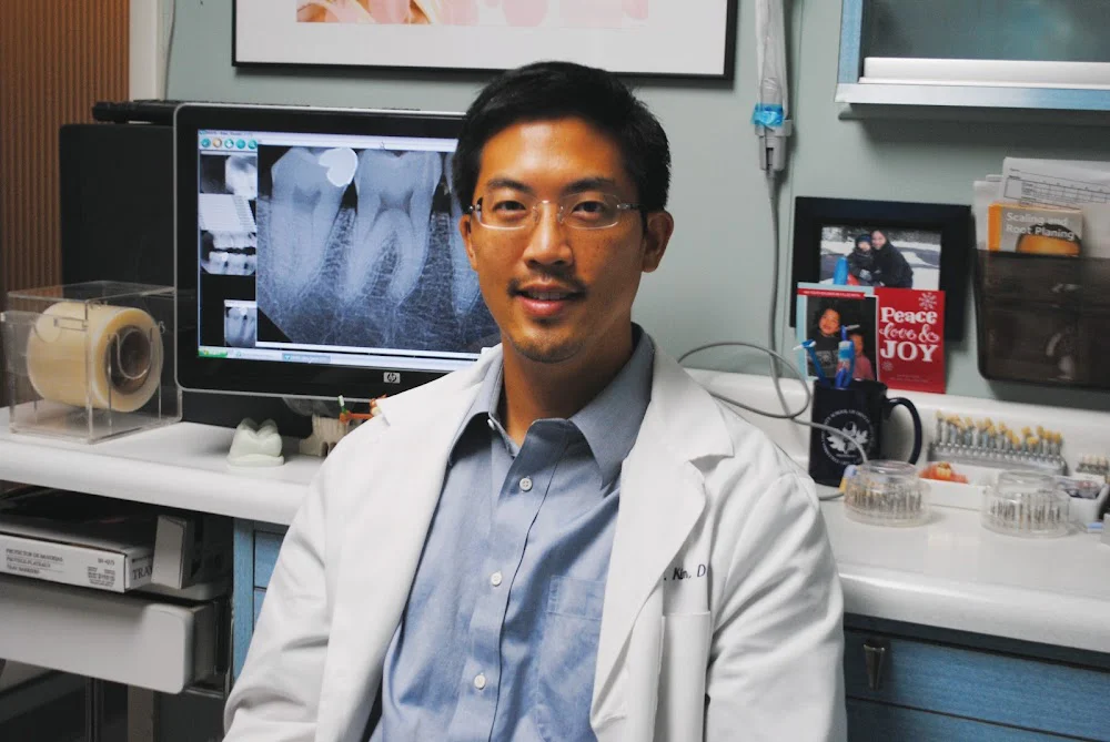 Dr. Daniel J. Kim Picture 2