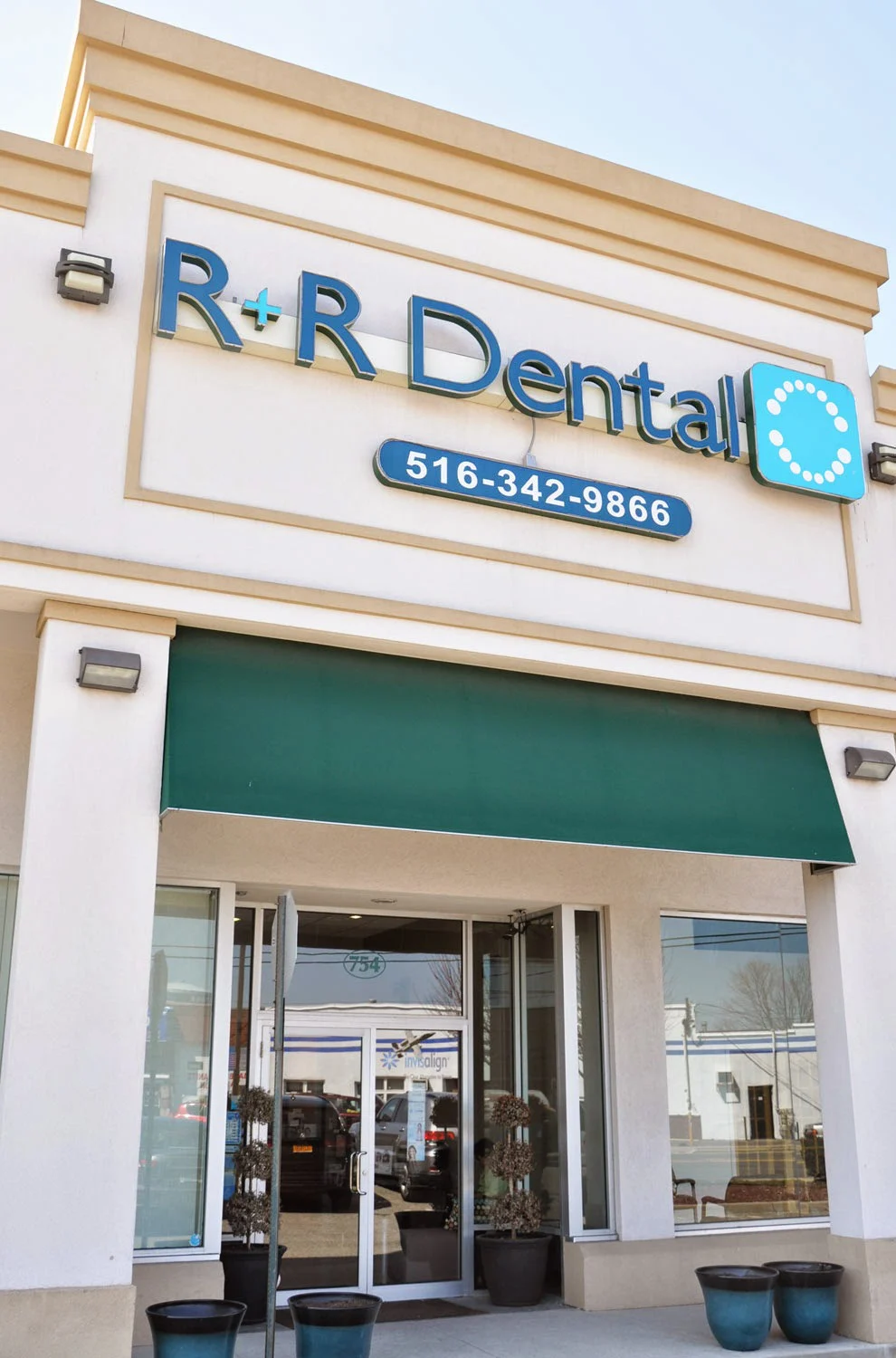 R+R Dental Picture 5