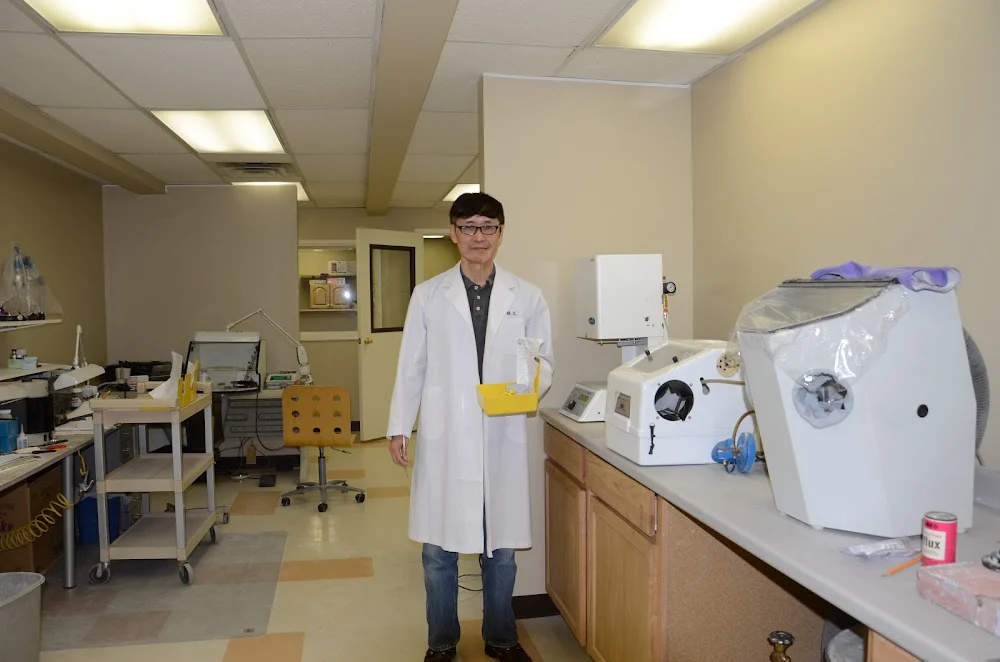 Cosmetic Dental Lab Picture 10