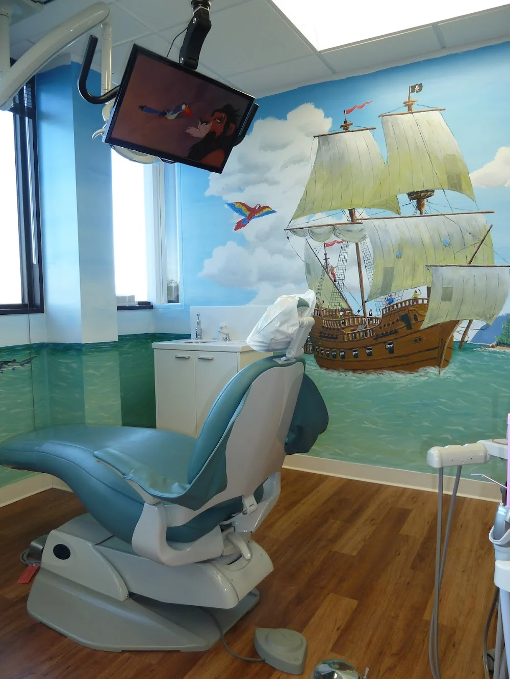 Dental Center Pediatrics Picture 1