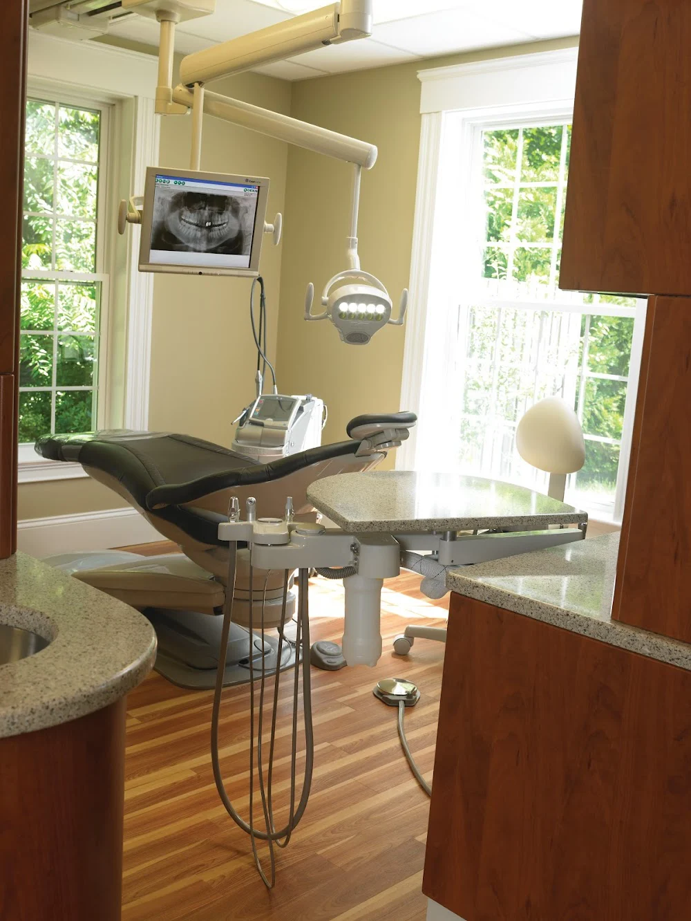Plaistow Dental: Ronald B. Holiman, DDS; Shaina A. Darmont, DDS Picture 5