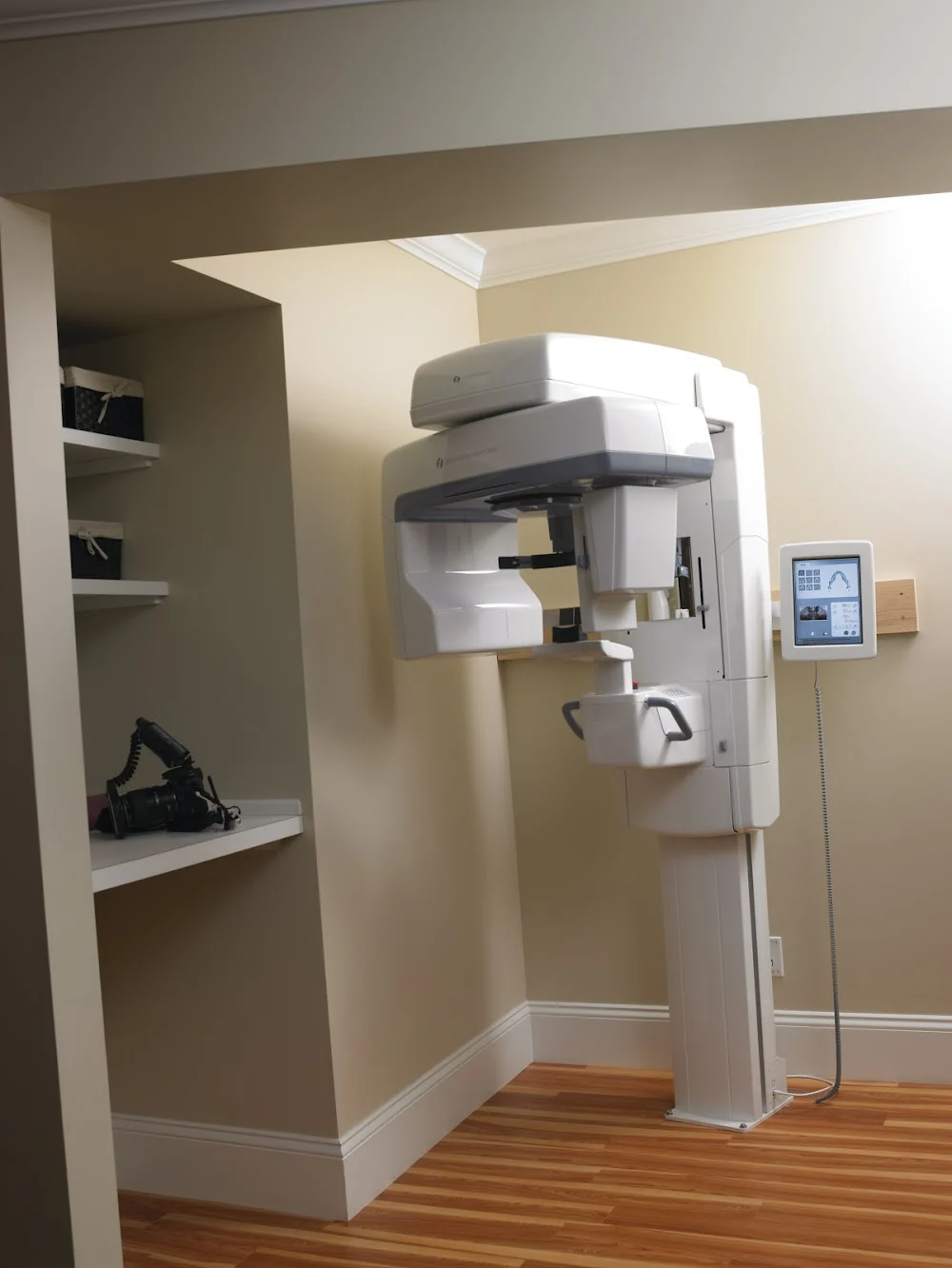 Plaistow Dental: Ronald B. Holiman, DDS; Shaina A. Darmont, DDS Picture 4