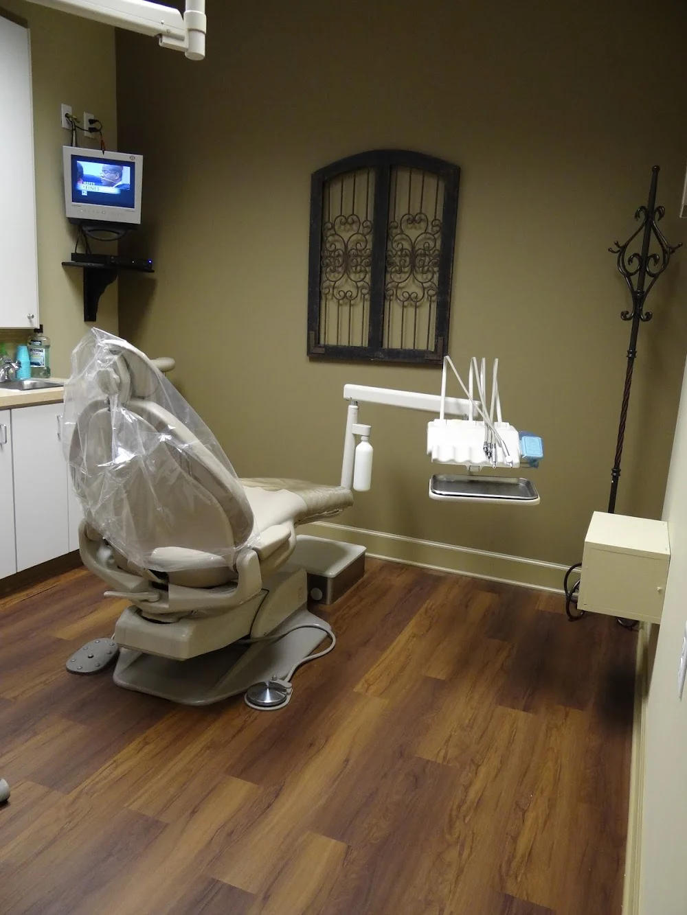 LoveLee Dental Picture 2