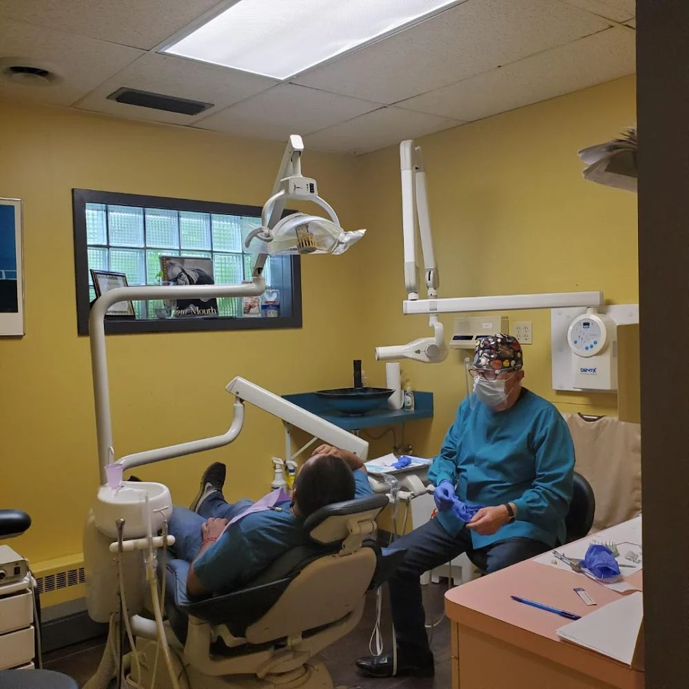 Dr. Raul Neumann DDS Picture 2