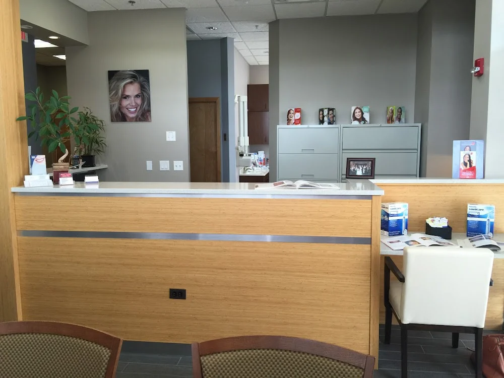 Poplar Crossing Dental- Hoffman Estates Dentist Picture 6