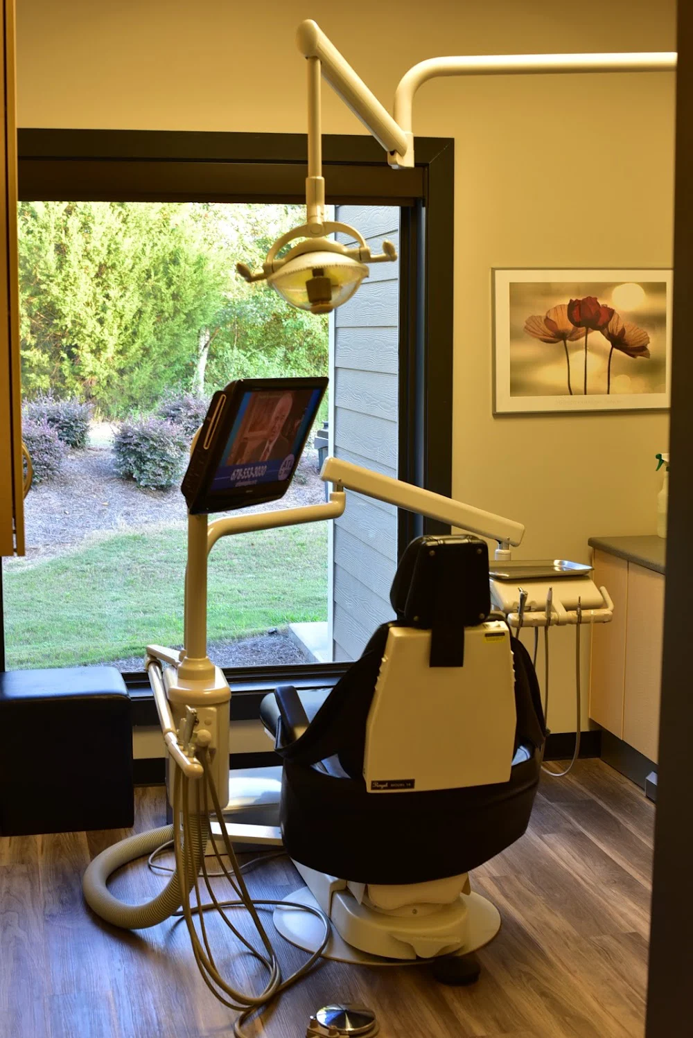 Avella Family and Implant Dentistry Picture 6