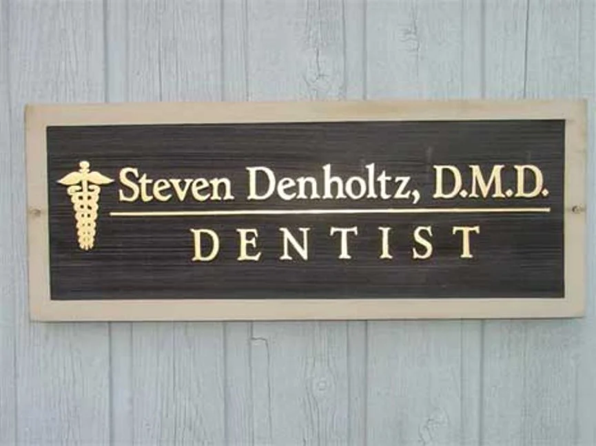 Steven Denholtz DMD Picture 2