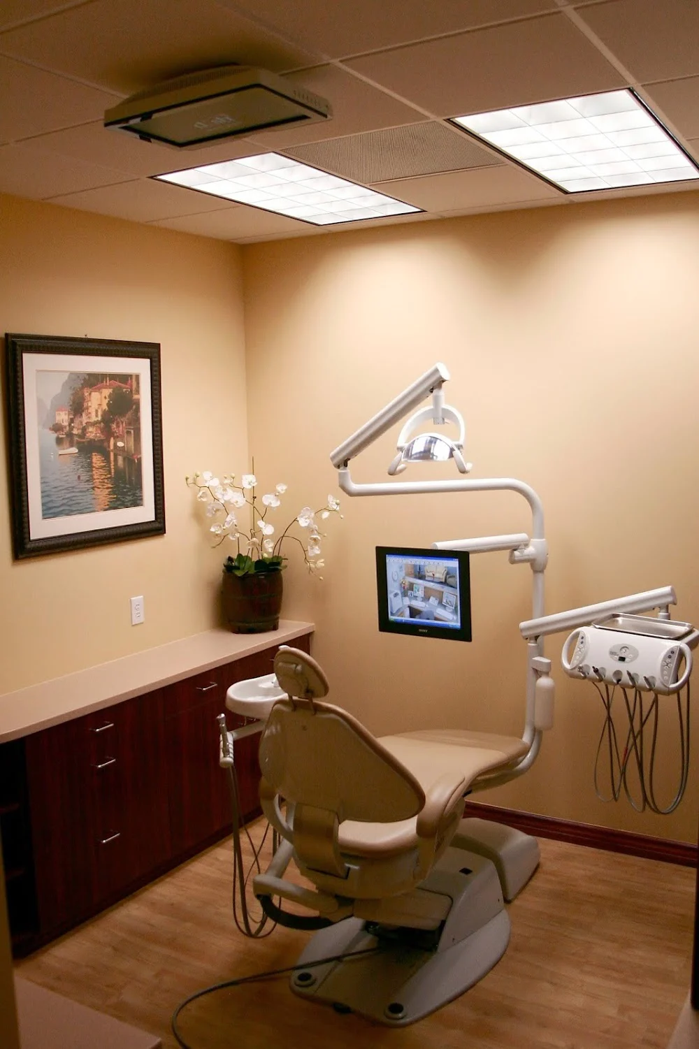 Riverwalk Dental Spa: Truc Mai, D.D.S & Hieu Mai, D.D.S Picture 6
