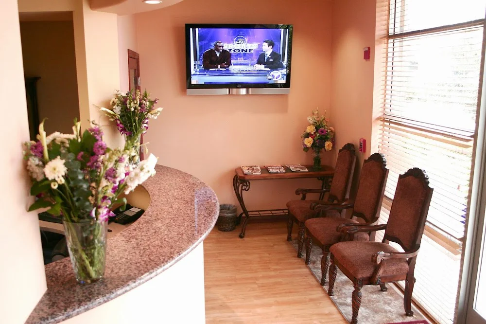 Riverwalk Dental Spa: Truc Mai, D.D.S & Hieu Mai, D.D.S Picture 2