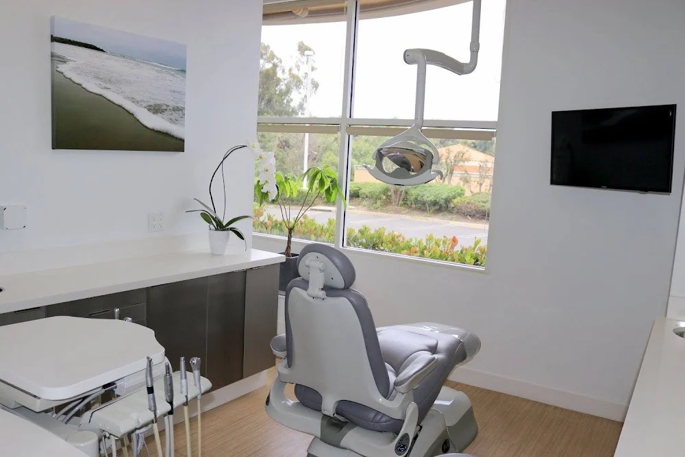 OC Lifetime Dental: Dr. Aveed Samiee Picture 4
