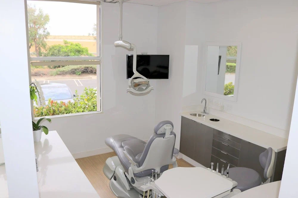 OC Lifetime Dental: Dr. Aveed Samiee Picture 8
