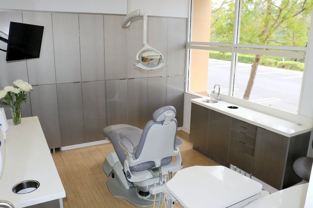 OC Lifetime Dental: Dr. Aveed Samiee Picture 10