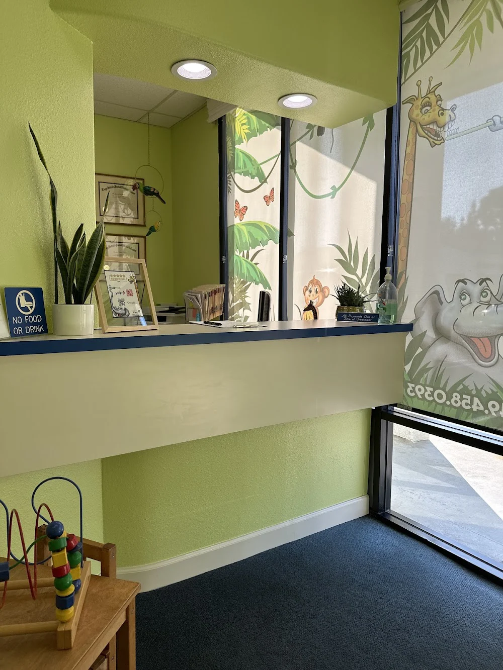 Meshia Azad DDS Picture 5