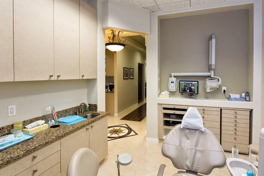 El Paseo Dental Center - Andrew Lee, D.D.S. Picture 6