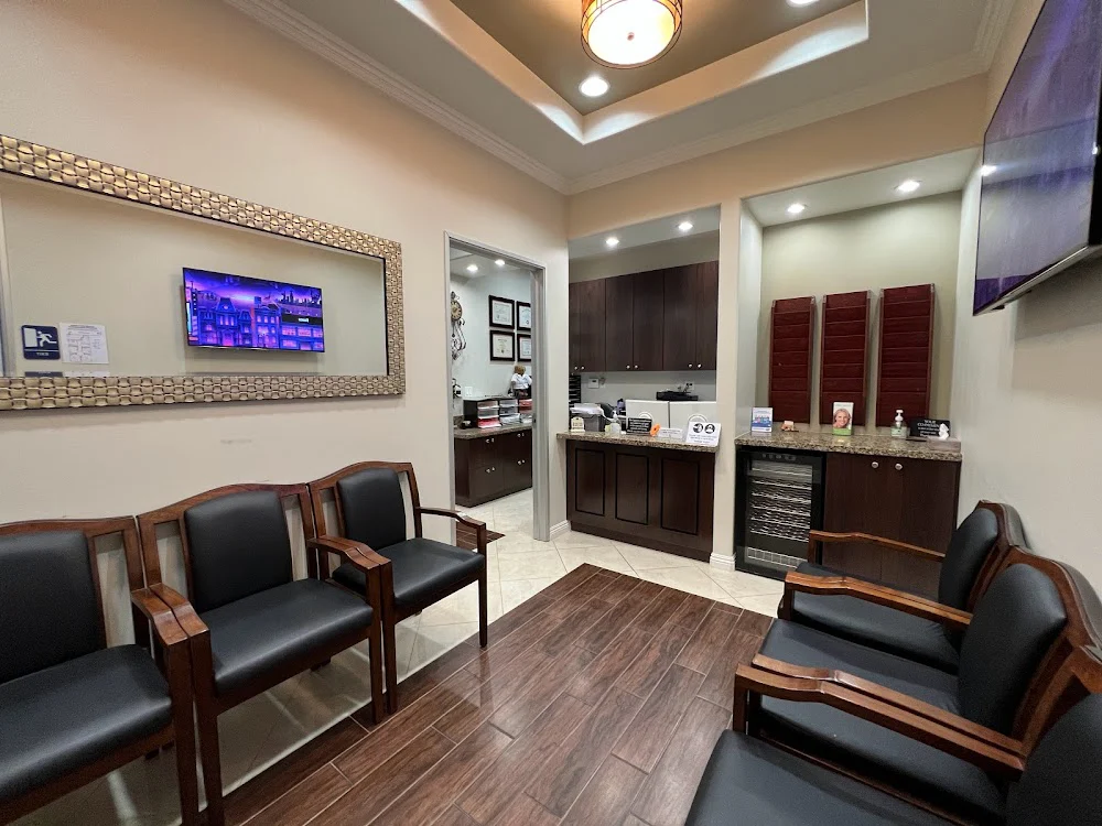 El Paseo Dental Center - Andrew Lee, D.D.S. Picture 2