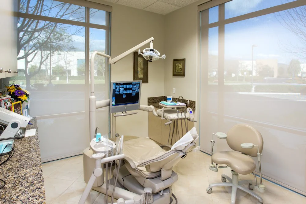 El Paseo Dental Center - Andrew Lee, D.D.S. Picture 9