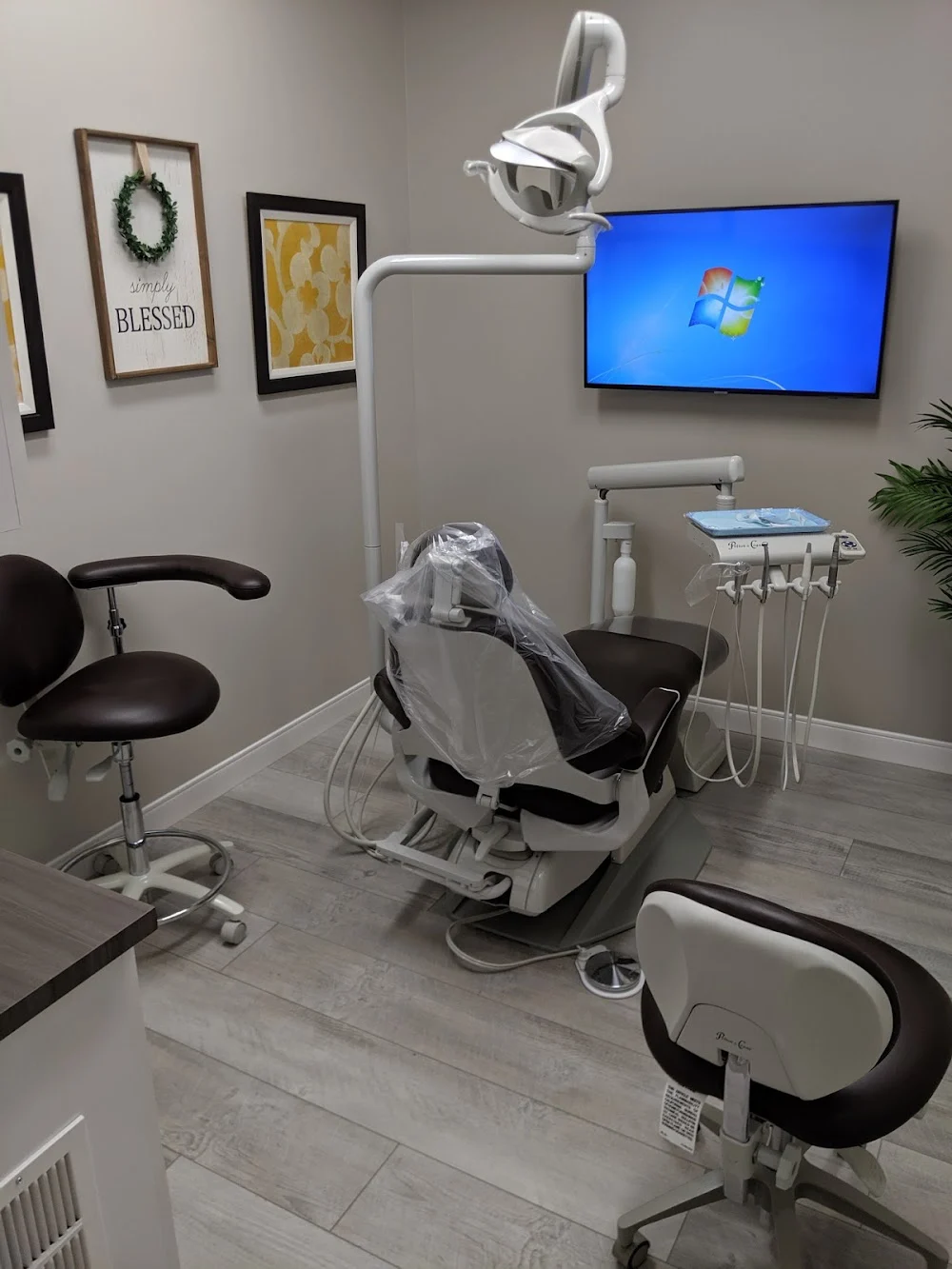 Smile on You Dentistry of Lake Forest Picture 5