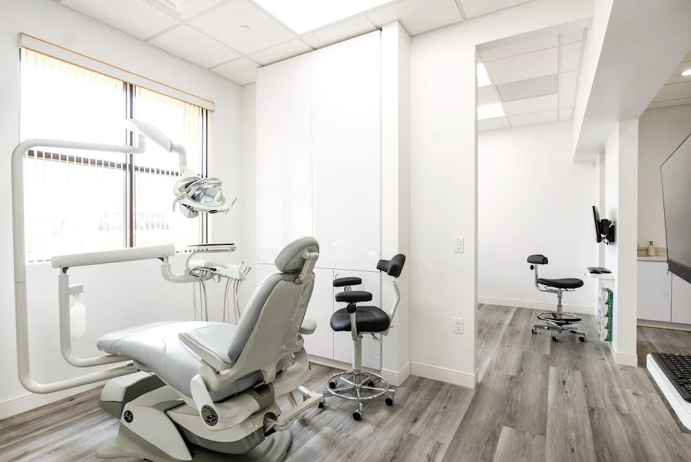 Boutique Endodontics - Dr. Aaron Salimnia Picture 5