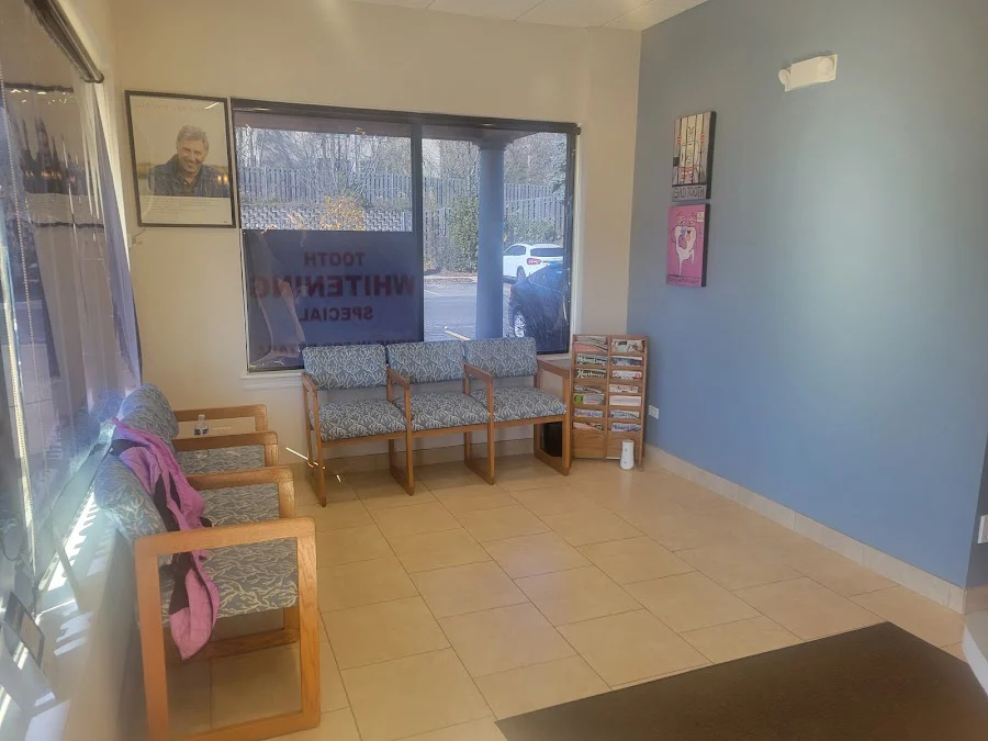 Northwest Dental Center & Associates: Oleg Simkovic DDS Picture 1