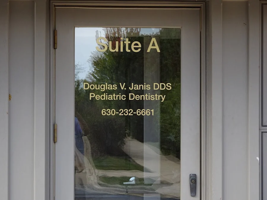 Douglas V Janis DDS Picture 8