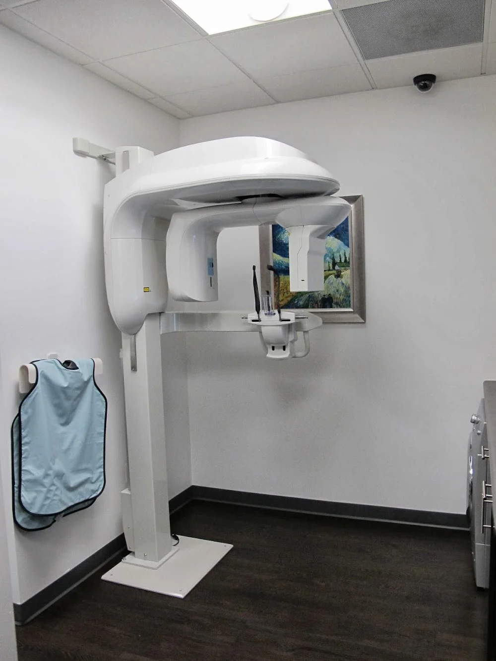 Pacific Oral Surgery & Dental Implant Studio Picture 8